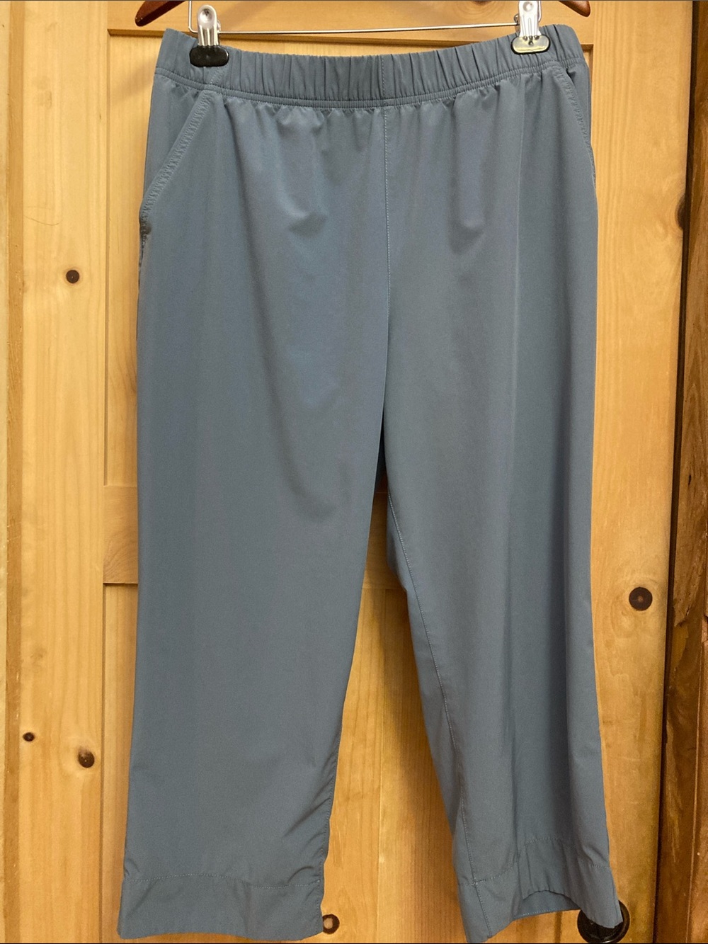 Duluth Lightweight Cropped Active Elastic-Waist Pants in Slate Blue
